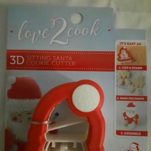 NEW 3 D Sitting Santa Cookie Cutter - Picture 2 of 3